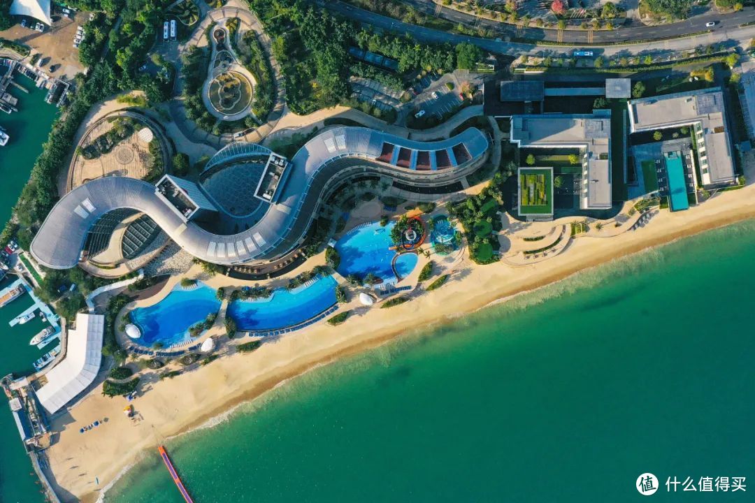 深圳海边度假酒店的天花板，也许是他